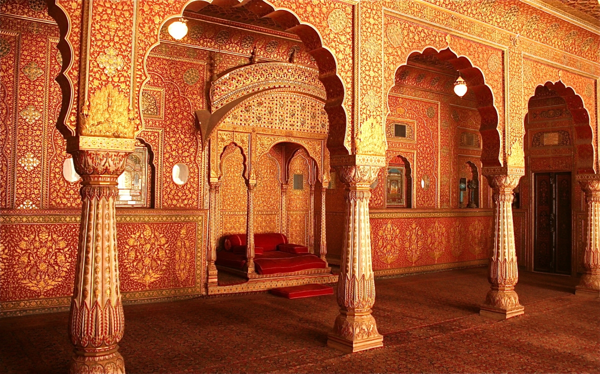 Experiencing Royalty: Grand Palaces of Rajasthan